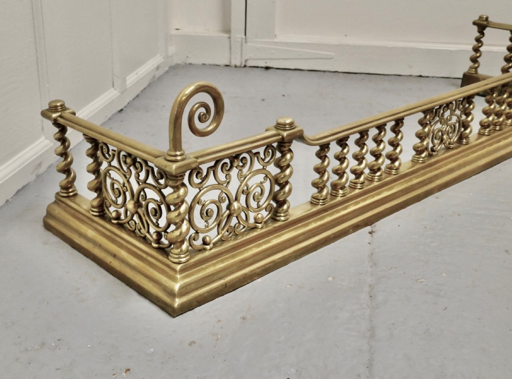Superb Quality and Design 19th Century Heavy Brass Fender  View IV
