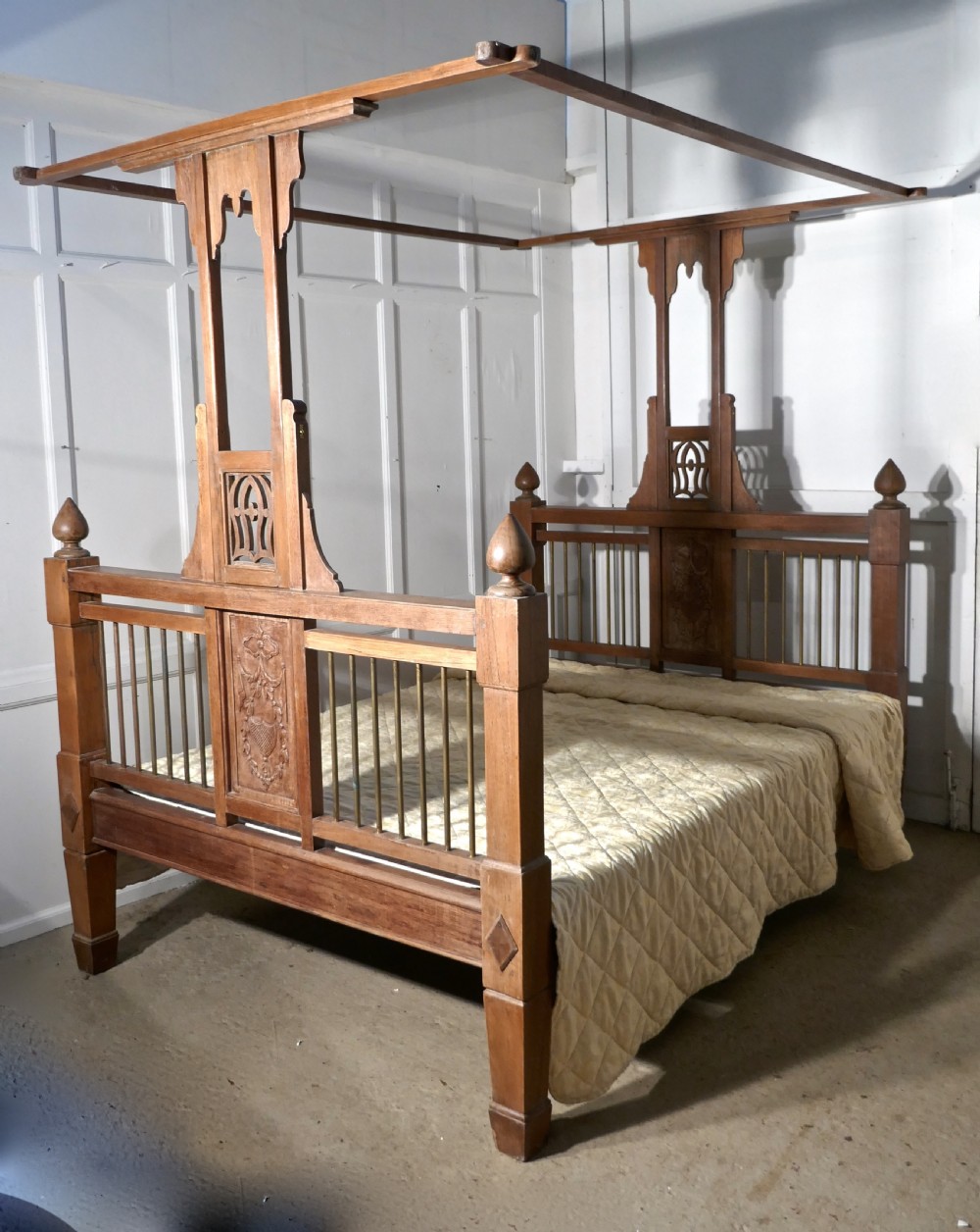 Colonial Style Antique 4 Poster 5ft Double Bed