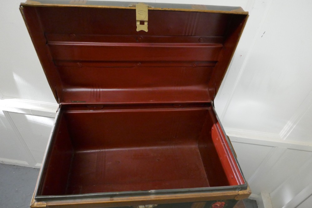 Decorative Victorian Painted Tin Travel Trunk   View IV