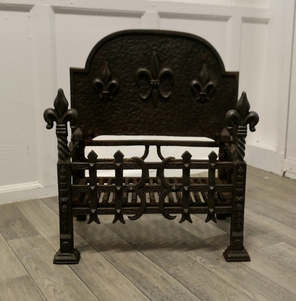 Large Free Standing Fire Grate with Fireback