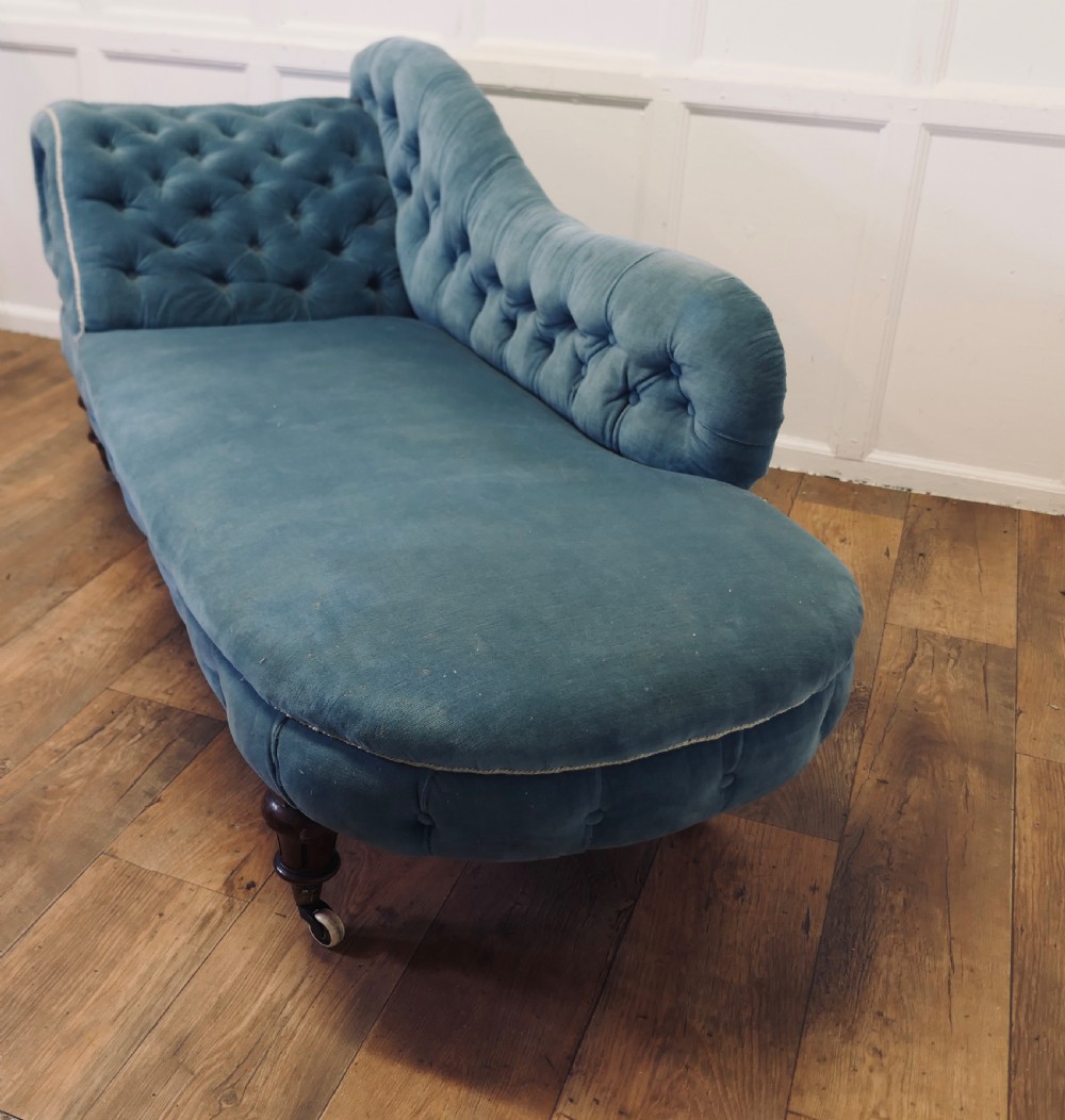 Very Stylish Victorian Velvet Chaise Longue or Day Bed View VII