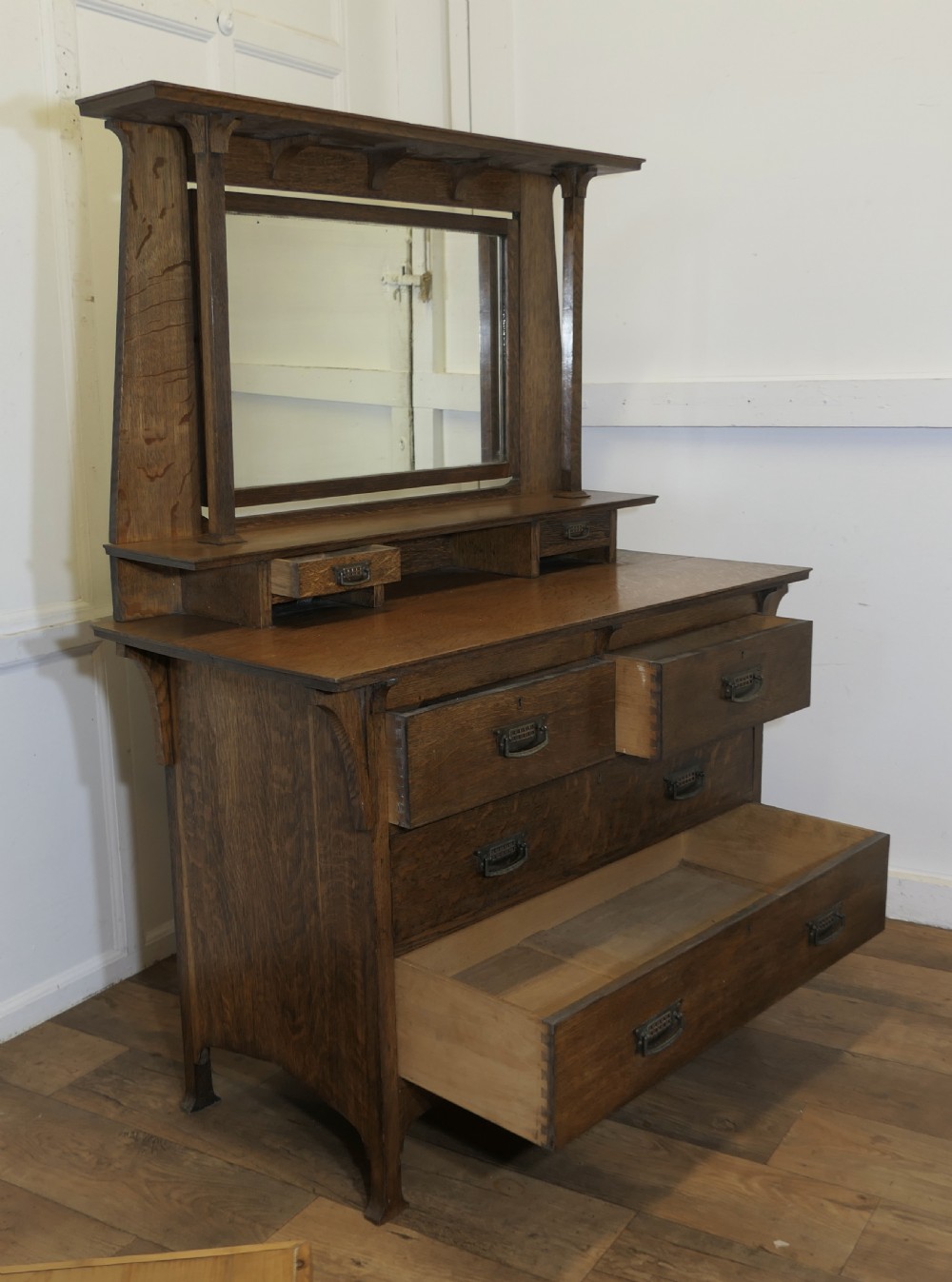 Arts and Crafts Oak Dressing Chest   View IV
