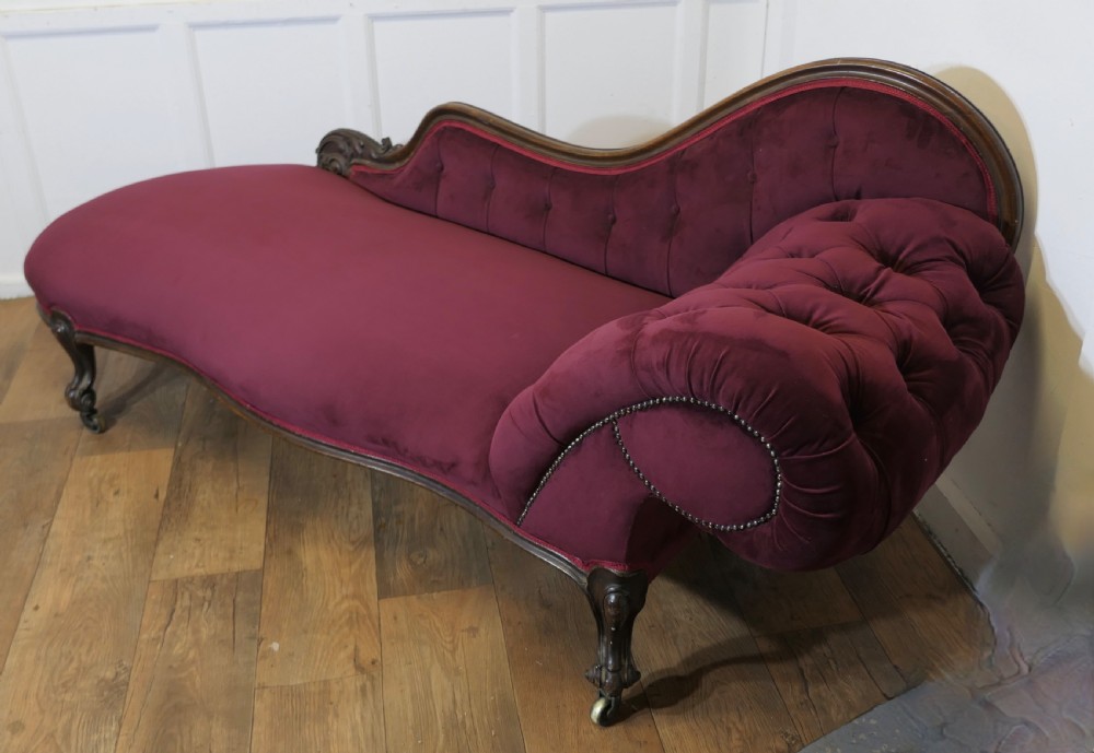Superb Early Victorian Chaise Longue or Day Bed View VI