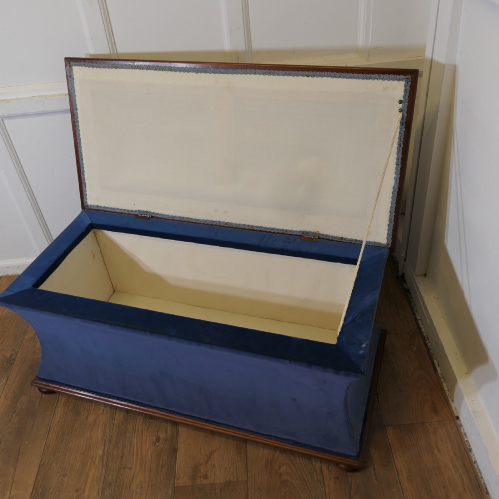 A Large Regency Upholstered Ottoman or Window Seat  View VI