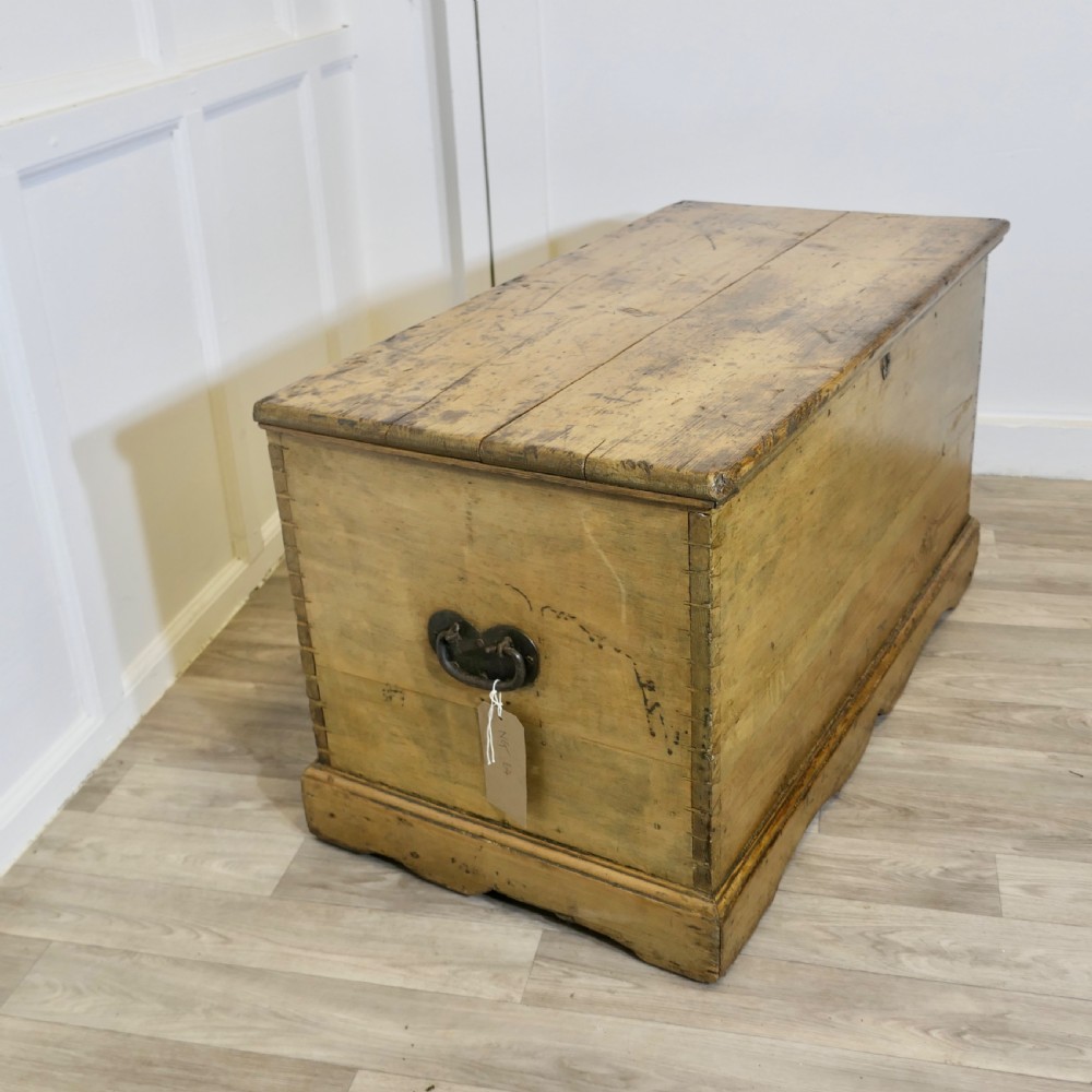 Beautiful Large Victorian Pine Blanket Box View III