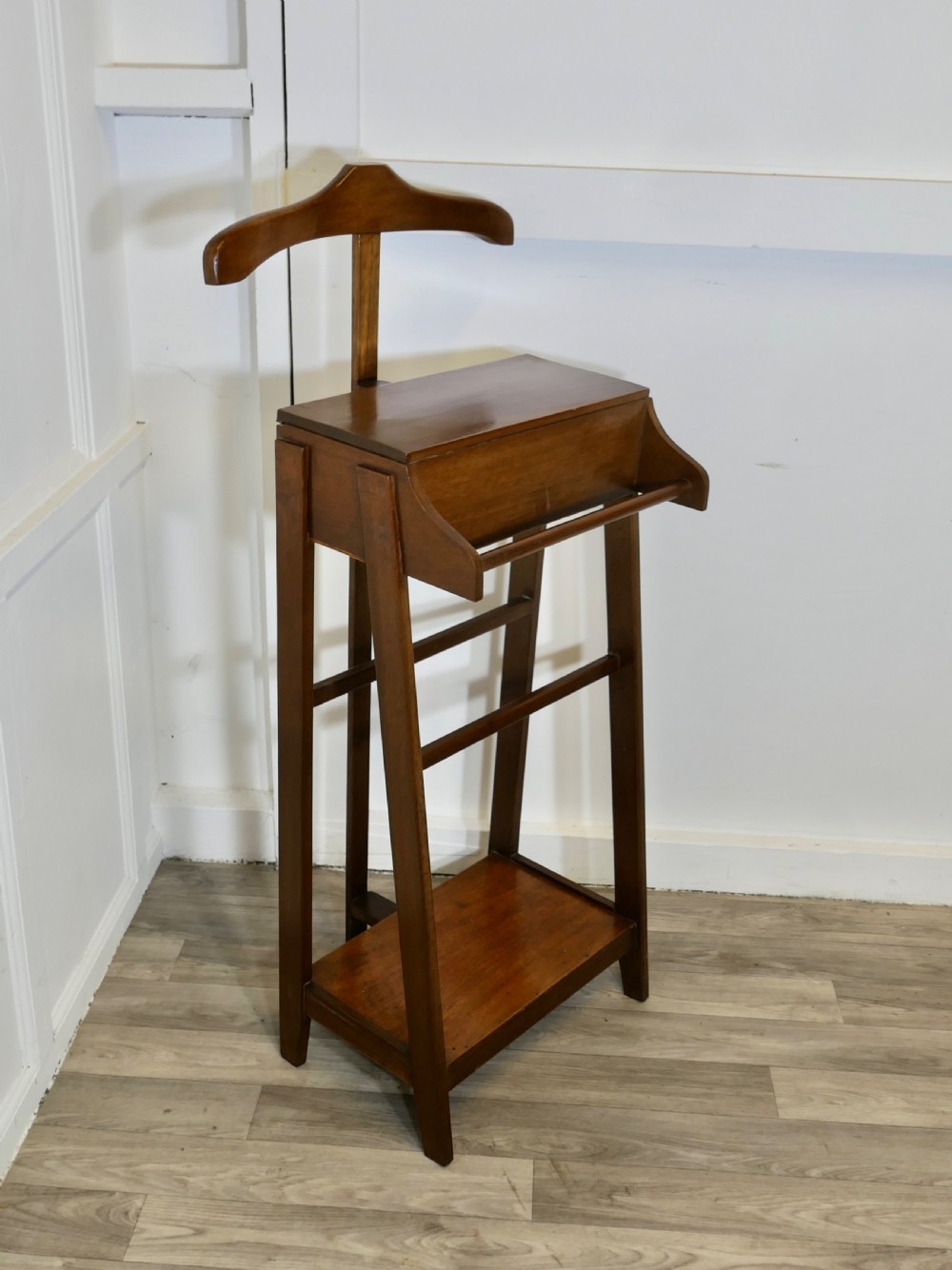 Art Deco Gentleman’s Suit Hanger or Dumb Butler, the Versatile Valet View III