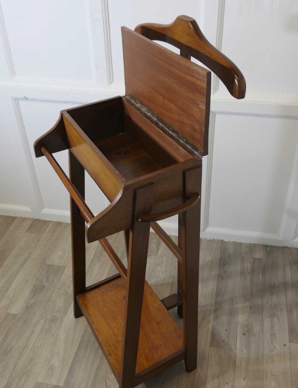 Art Deco Gentleman’s Suit Hanger or Dumb Butler, the Versatile Valet View VII
