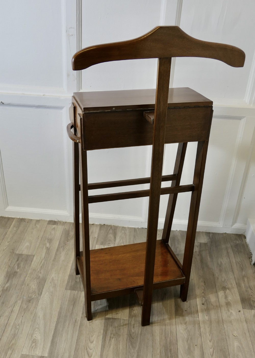 Art Deco Gentleman’s Suit Hanger or Dumb Butler, the Versatile Valet View VIII