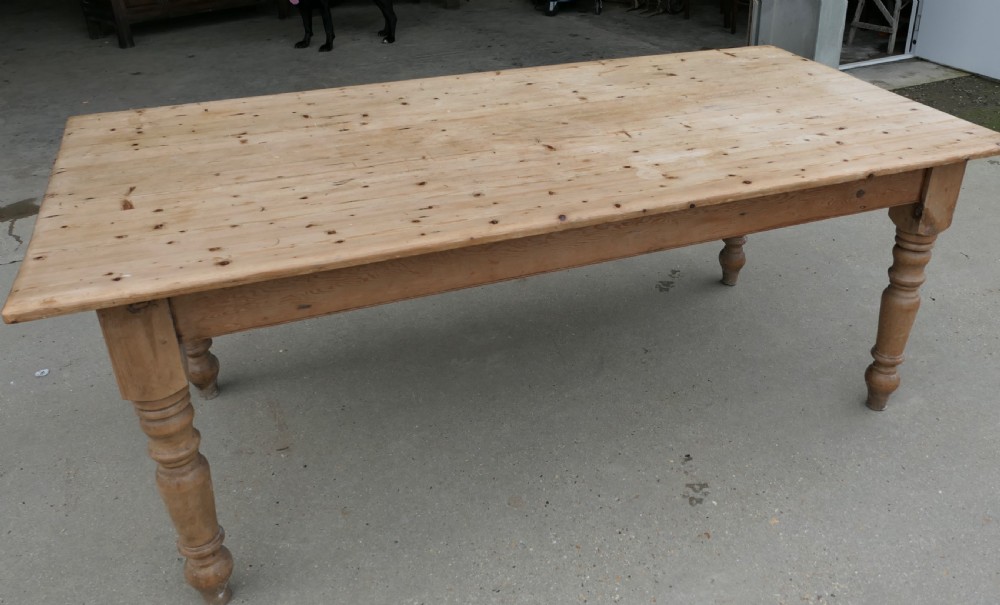 Large Farmhouse Pine Table   View VI