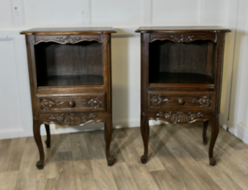 Pair of French Oak Bedside Cabinets 
 View VI