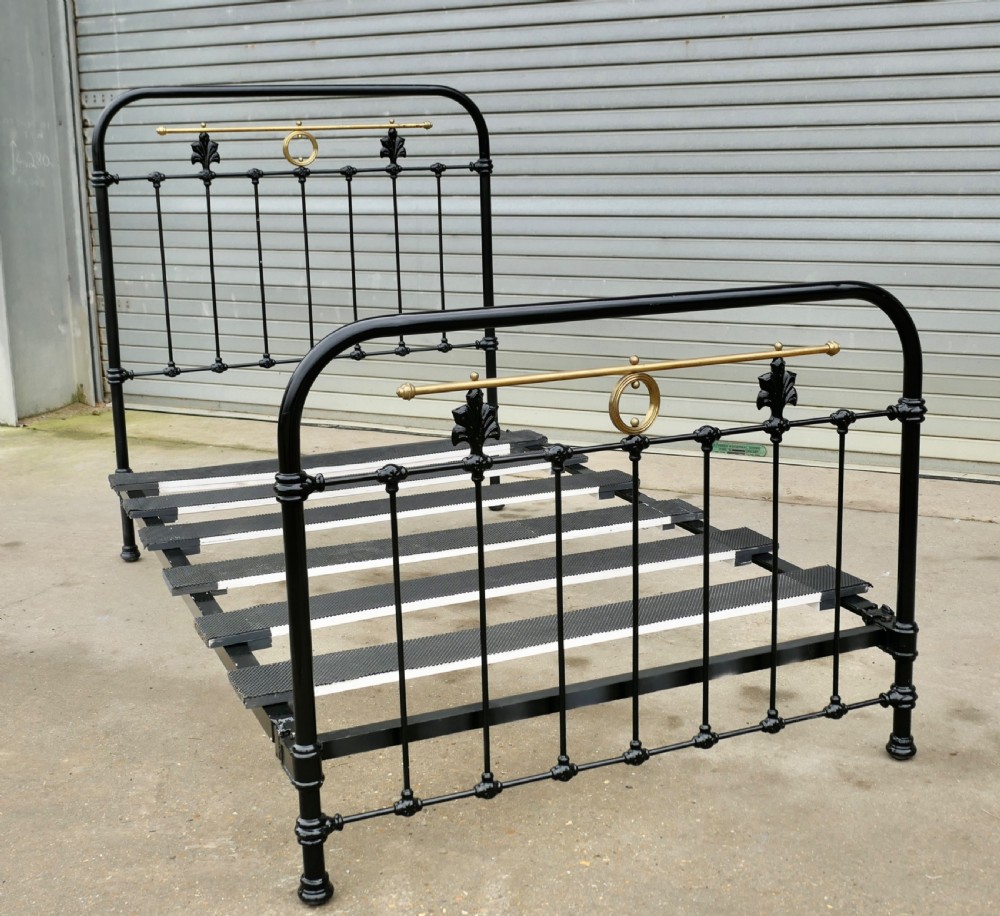 Victorian Brass and Iron Small Double Bed (4ft wide)
