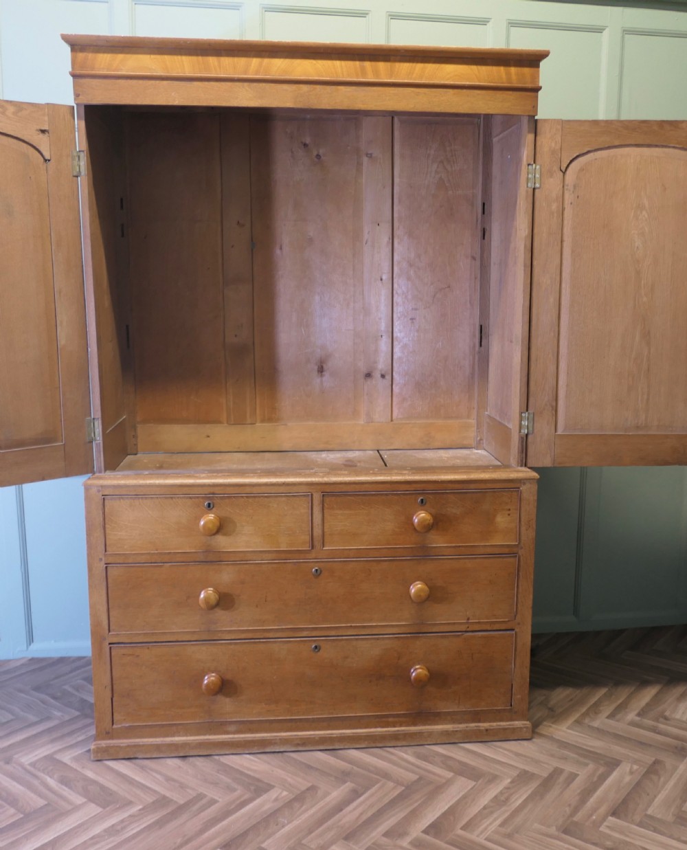 A Victorian Ash and Oak Linen Press View III
