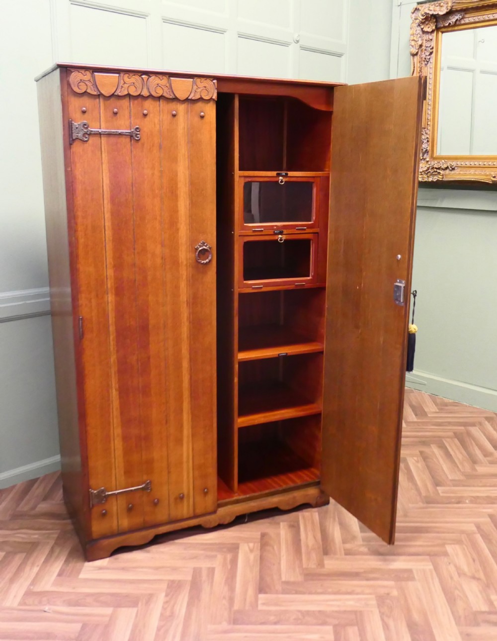 Arts and Crafts Gentleman’s Wardrobe Compactum  View V