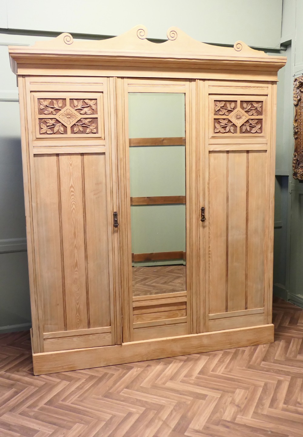 Victorian Ash Arts & Crafts Triple Wardrobe Compactum