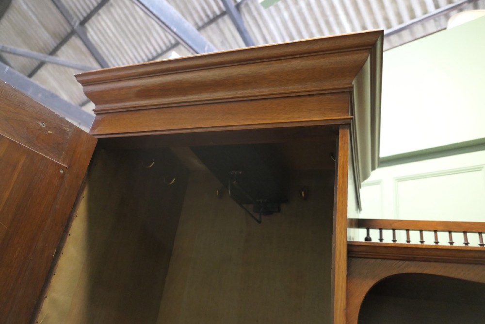 A Charming Oak Single Wardrobe Compactum View IV