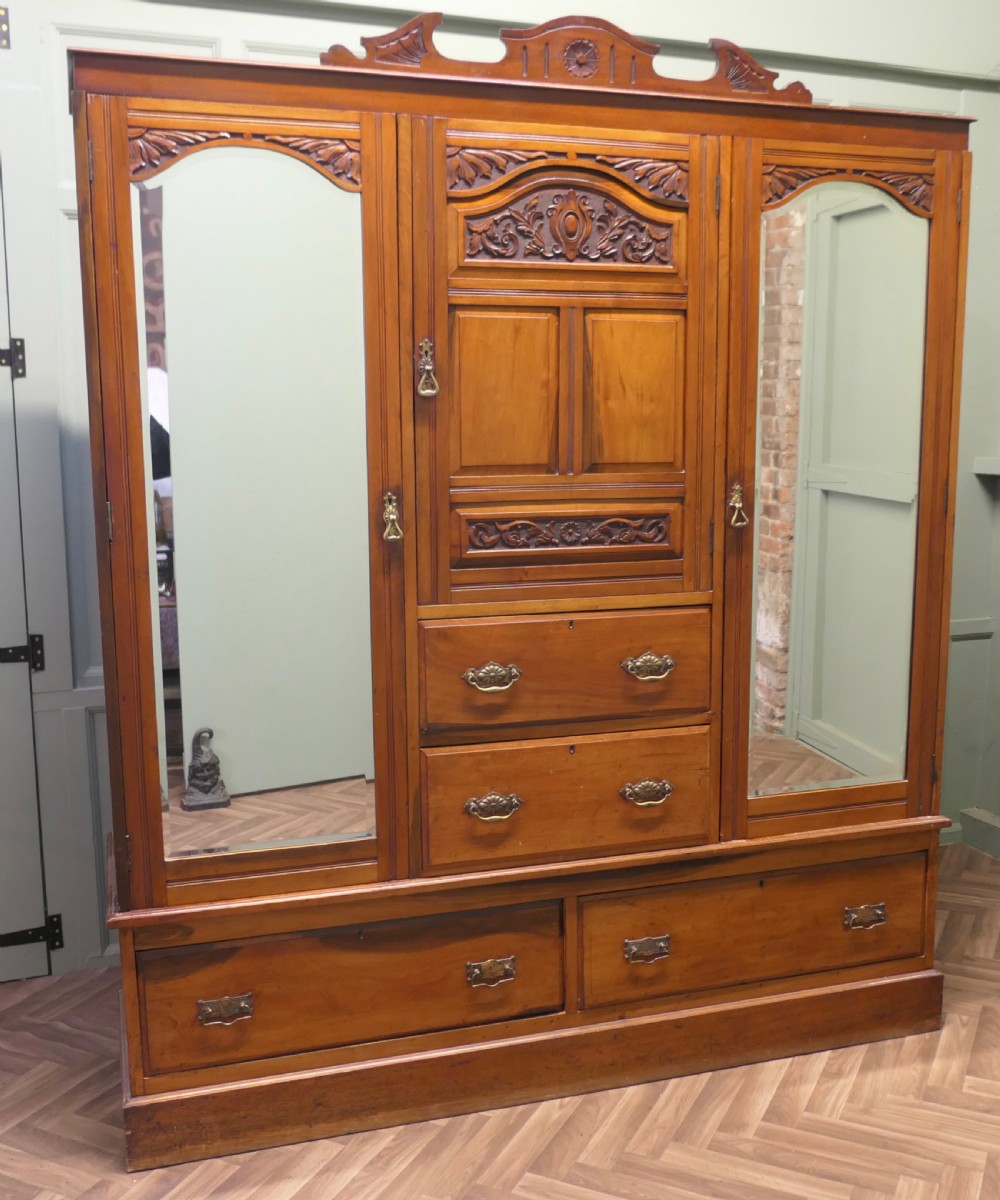 Large Arts and Crafts Wardrobe Compactum, Dismantles