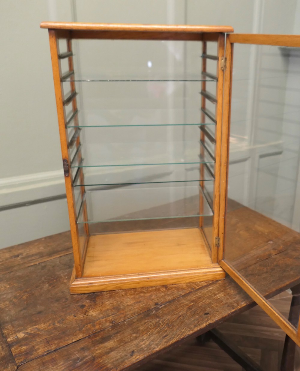 Arts and Crafts Counter Top Shop Display Cabinet, Watches, Jewellery View VI