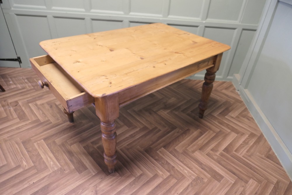 Victorian Pine Farmhouse Kitchen Table View V