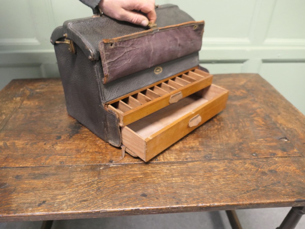 Traveling Dentist Gladstone Bag View V