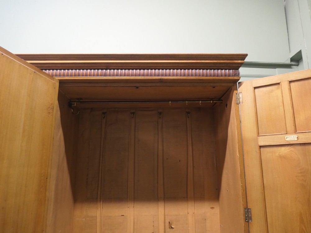 Maple & Co Arts & Crafts Ash Wardrobe Compactum View II