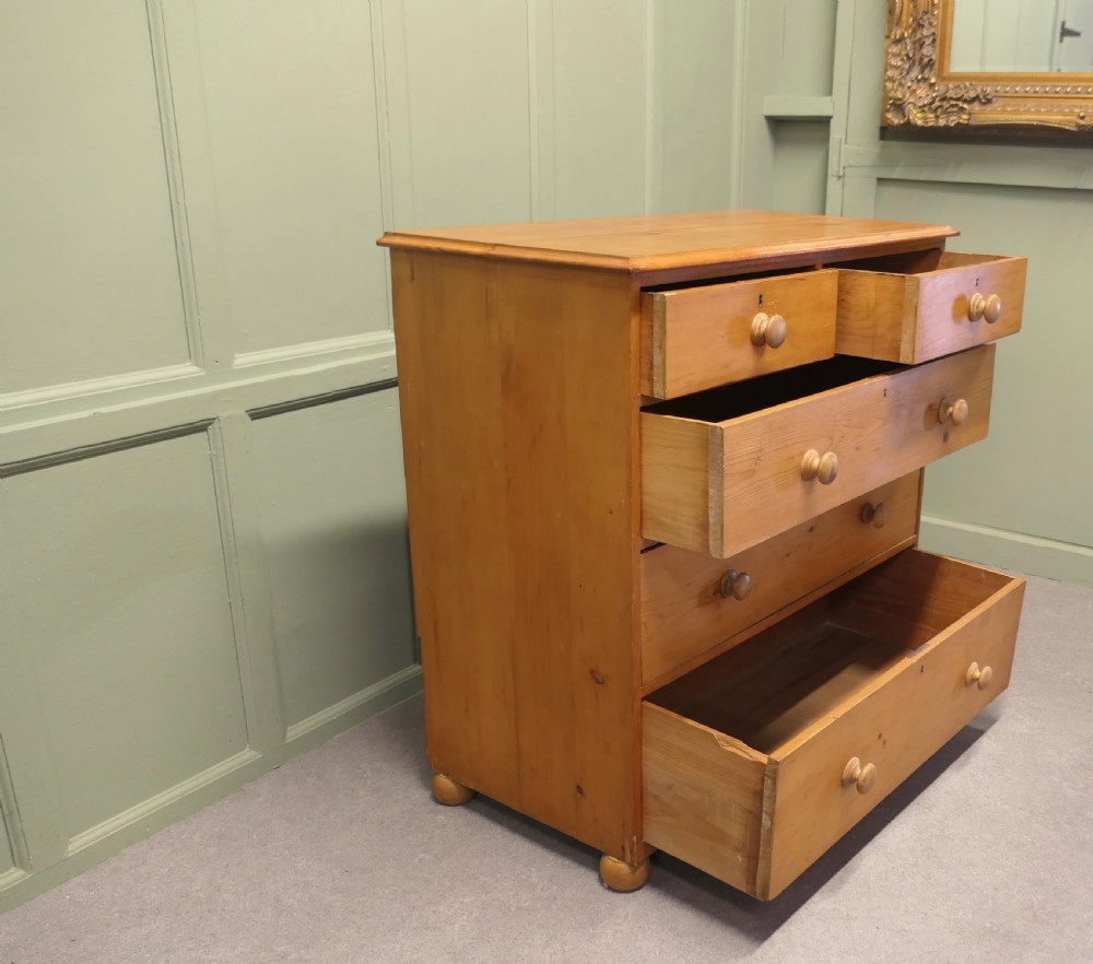 Large Victorian Pine Chest of Drawers View V
