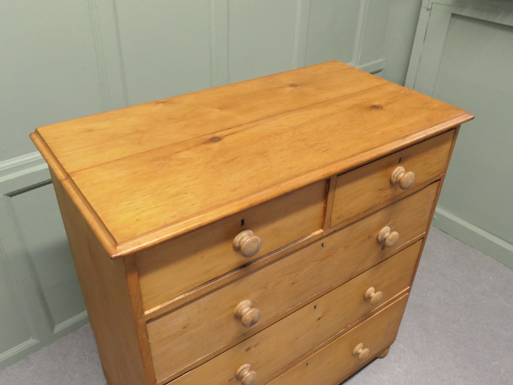 Large Victorian Pine Chest of Drawers View VI