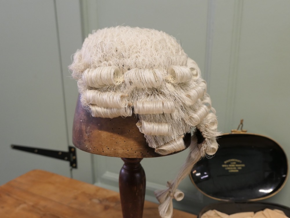 English Barrister's Bench Wig in Original Tole Box by Ravenscroft Law View VII