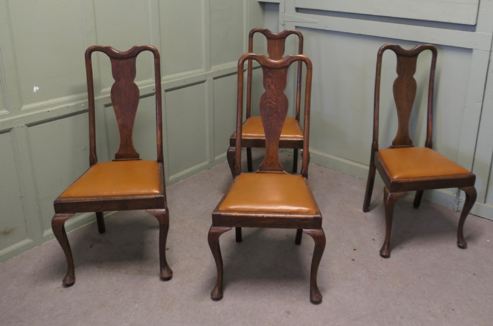A Set of  4 Queen Anne Style Oak Dining Chairs 