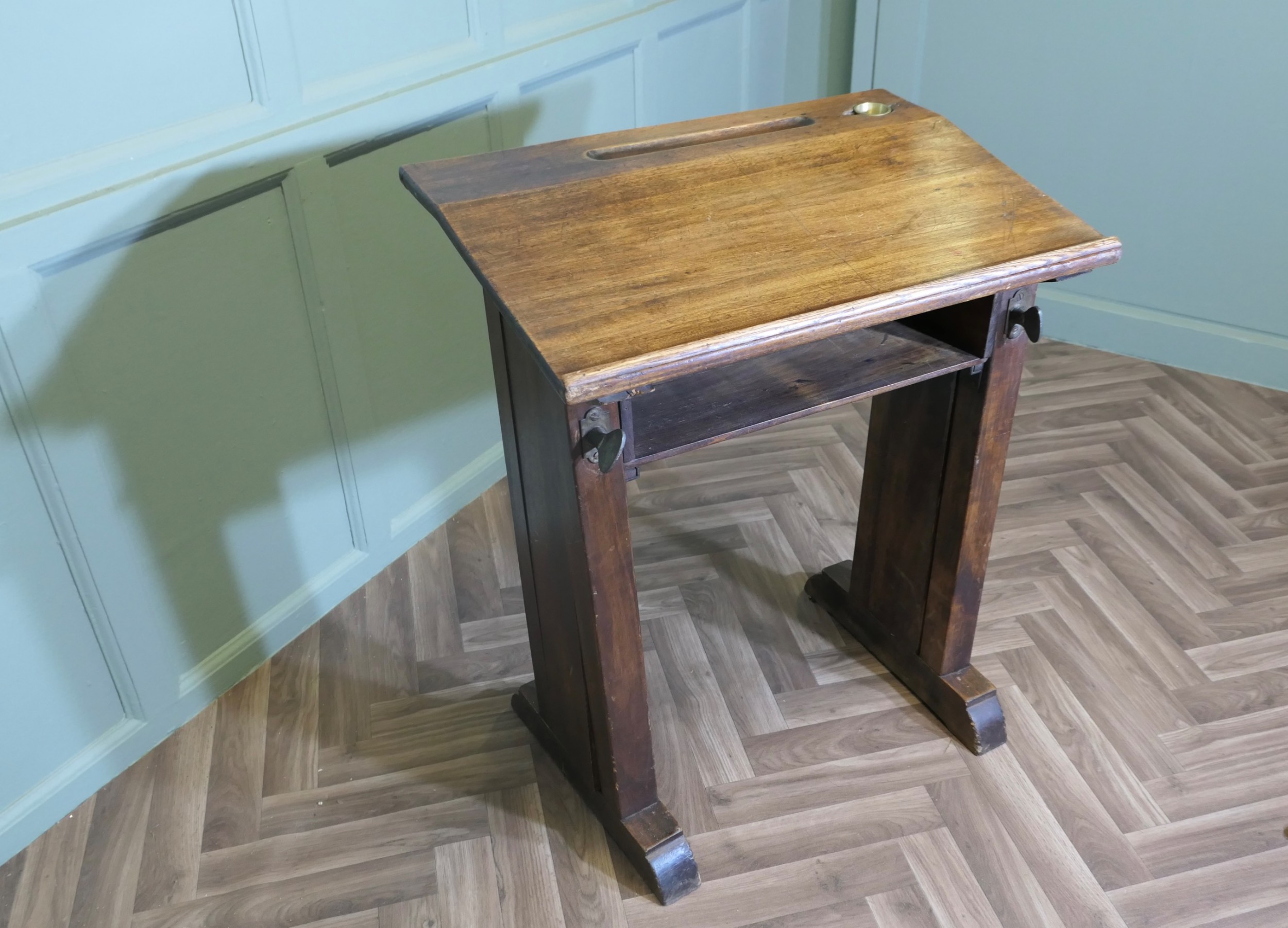 Greeter Desk French Adjustable Clerks Desk Restaurant Station Greeter