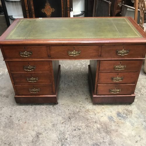 ANTIQUE VICTORIAN MAHOGANY PEDESTAL WRITING DESK 