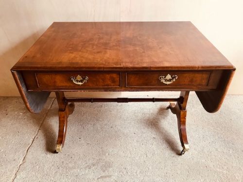 SOFA TABLE
