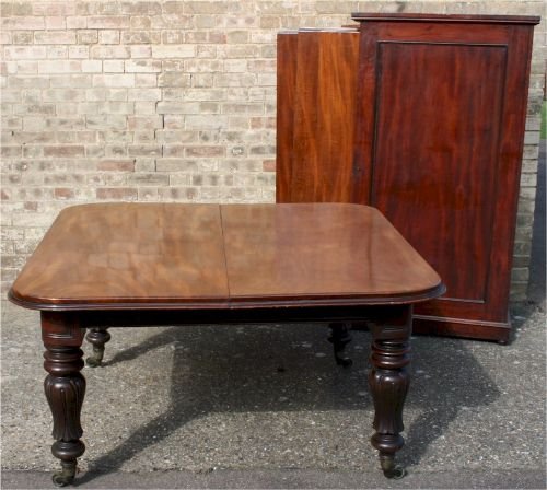 William 1v Mahogany Extending Table Having 3 Extra Leaves with Cabinet Holder. Stamped J.winter