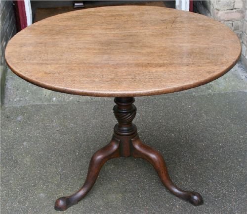 George 111 Mahogany Round Tilt Top Tripod Table.
