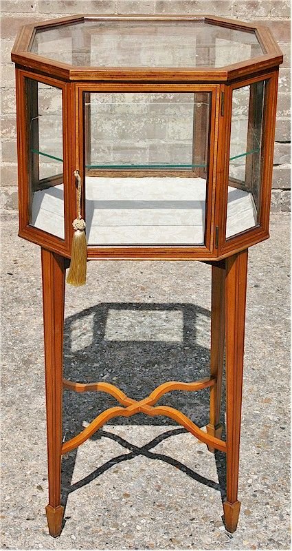 Good Quality Edwardian Satinwood Octagonal Bijouterie Table.