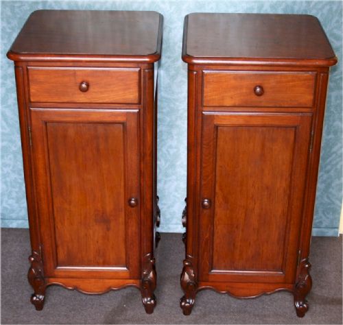 Victorian Pair of Mahogany Bedside Cupboards on Cabriole Legs.
