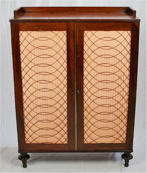Regency Mahogany 2 Door Dwarf Side Cabinet.