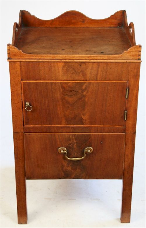 George 111 Mahogany Tray Top Bedside Commode.