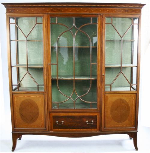 Edwardian Inlaid Mahogany Display Cabinet.