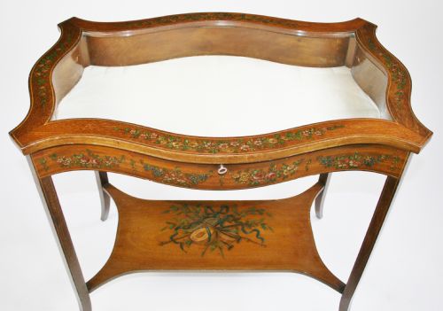 EDWARDIAN MAHOGANY BIJOUTERIE TABLE WITH FLORAL PAINTED DECORATION - ADDITIONAL PHOTO 1