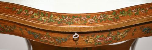 EDWARDIAN MAHOGANY BIJOUTERIE TABLE WITH FLORAL PAINTED DECORATION - ADDITIONAL PHOTO 4