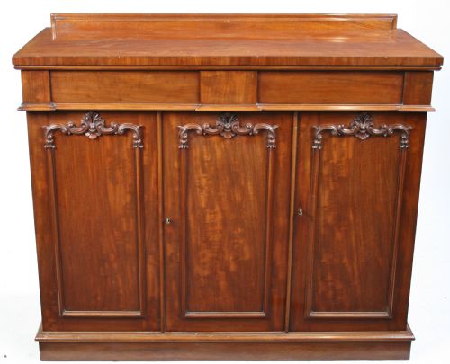 Victorian Mahogany 3 Door Cabinet Sideboard.