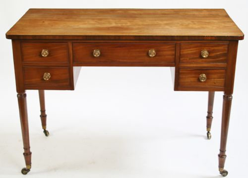 George 1v Mahogany 5 Drawer Kneehole Table in the Manner of Gillows.
