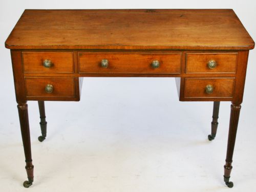 George 1v Mahogany 5 Drawer Kneehole Table in the Manner of Gillows.