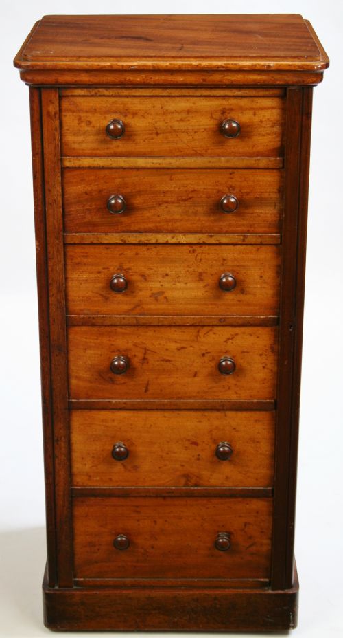 Victorian Mahogany 6 Drawer Wellington Chest by C.hindley & Sons.