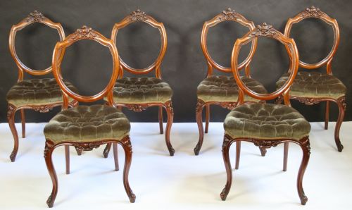 Good Quality Victorian Walnut Set of 6 Chairs on Cabriole Legs.