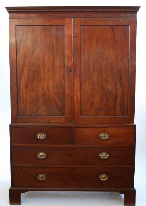 Good Quality George 111 Mahogany Linen Press.