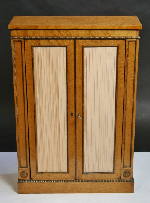 William 1v Birdseye Maple 2 Door Small Cupboard