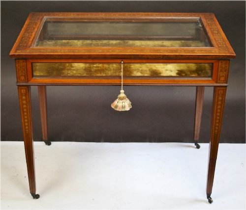 Edwardian Mahogany Inlaid Bijouterie Table