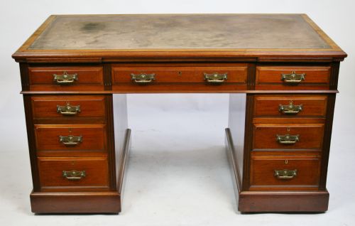 Victorian Mahogany 3 Part 9 Drawer Kneehole Desk