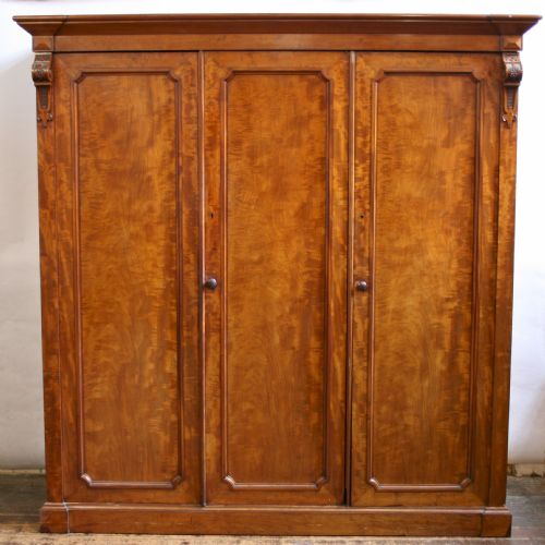 A Fine Quality Figured Mahogany 3 Door Wardrobe